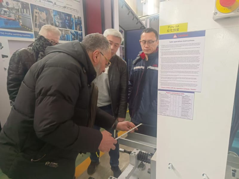 出口沙特地區(qū)的型鋼機(jī)設(shè)備，中拓冷彎工程師展實(shí)力以專業(yè)攻克小邊與腰高難題